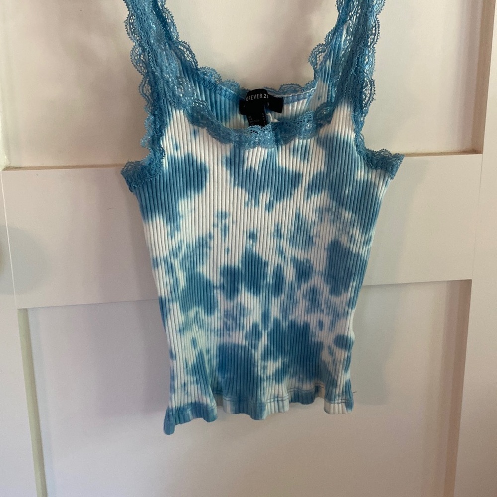 tye-dye lacy tank top